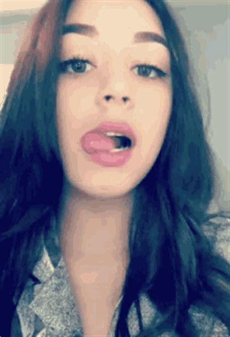 Danish cute amateur brunette blowjob. Movimientos que puedes hacer con tu lengua en el pene ...