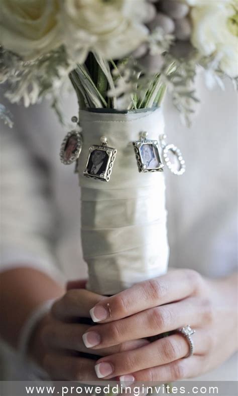 Bright white gerbera daisies are. 8 good Ways to Honor Deceased Loved Ones at Wedding ...