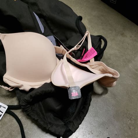 Mesele se servesc în a la carte și tip bufet pe parcursul orarului de funcționare. 5 SIZE 34A NEW LA SENZA BRAS - Big Valley Auction