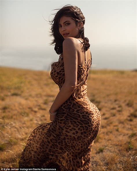 Kylie jenner / top pics. Kylie Jenner can 'earn $1million per post' on Instagram ...