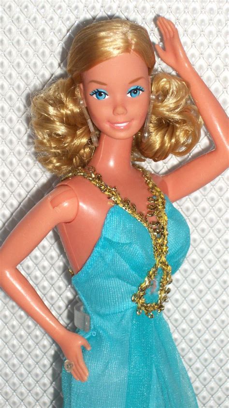 American businesswoman ruth handler is credited with the creation of the doll using a german doll called bild lilli as her inspiration. Vintage Mattel 1977 Superstar Barbie Doll In Rare Sears ...