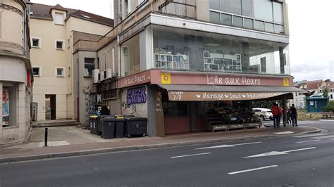 Magasins voyages à melun et aux alentours (79). UTOPIE: Poubelles entre look voyages et l'ile aux fleurs ...