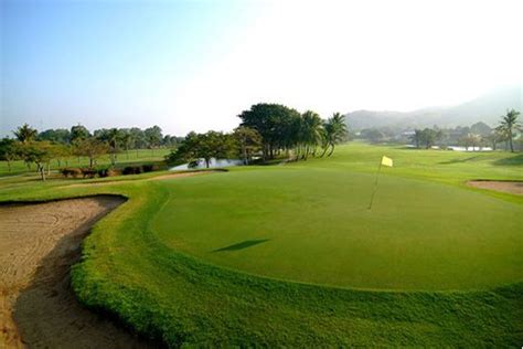 Whether you are looking for an uphill challenge, scenic courses or lakeviews then there are many. Mae Kok Golf Course - Golf course near Chiang Mai Thailand