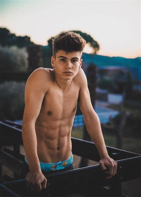 Adam bornstein there's a secret every trainer in hollywood knows, and it's one you should know, too: I counted eight wbu...👀🤤 | Abs boys, Sixpack boys, Cute boys