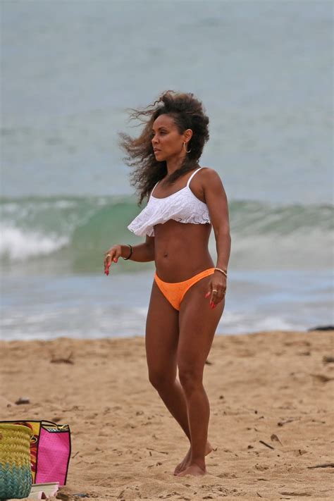 Purchase clothing and accessories and get the latest arrivals. Jada Pinkett Smith In Bikini On Vacation In Hawaii - Celebzz