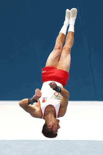 Ao contrário das apresentações masculinas, tais aparelhos não procuram enaltecer a força física das ginastas. 1º Dia de qualificações - Campeonato do Mundo de Ginástica ...