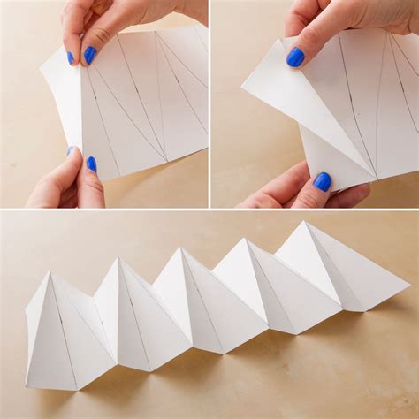 There are a lot of paper lamps ideas that you can make it yourself. These DIY Origami Lamp Shades Are Our New Obsession | Origami lights, Origami lamp, Origami ...