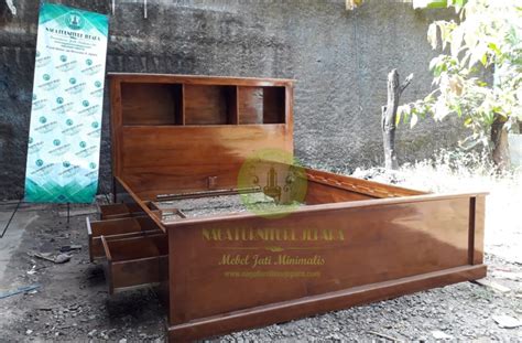 Gambar model tempat tidur kayu jati. Jual Dipan Tempat Tidur Jati Minimalis Kayu Model Ukir Murah