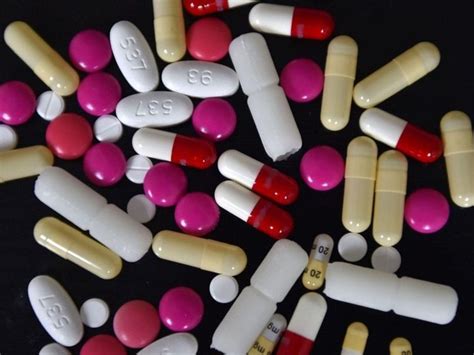 Learn side effects, dosage, drug interactions, warnings, patient labeling, reviews, and more. L'ibuprofène et le kétoprofène présentent des risques de ...