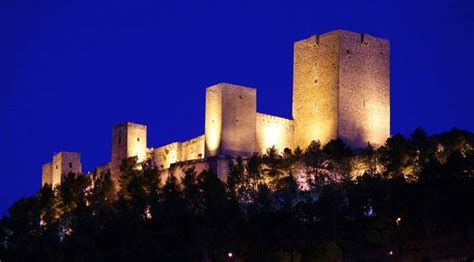 El palacio fue construido por los arquitectos franceses y levard lahalle y está vinculada de manera integral con la antigua fortaleza de la ciudad. Castillo de Santa Catalina: monumentos en Jaén en España ...