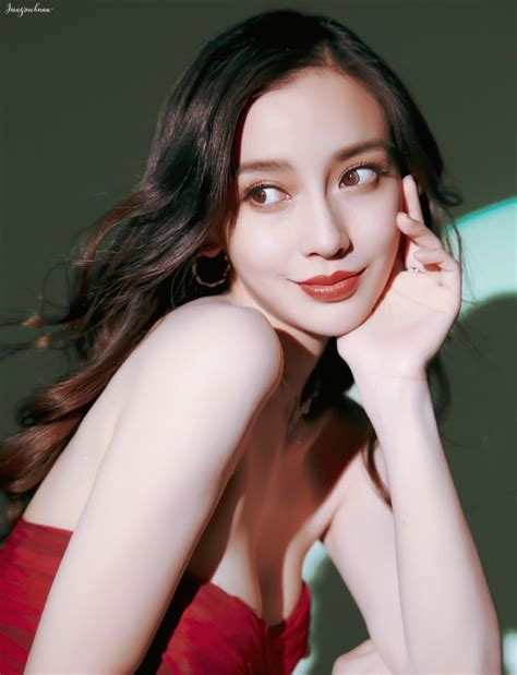 Псевдоним «angelababy» был образован от распространенного в английском языке имени «анджела» (angela) и слова «ребенок»(baby). 「Angelababy (แองเจลล่าเบบี้) 」おしゃれまとめの人気アイデア｜Pinterest｜Sk ...