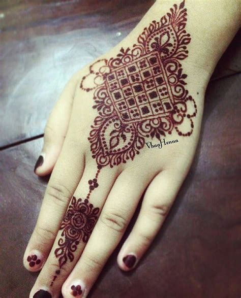 Secara sekilas, desain henna ini tampak mudah ditiru. 94 Gambar Henna Pengantin Arab Terupdate | Tuttohenna
