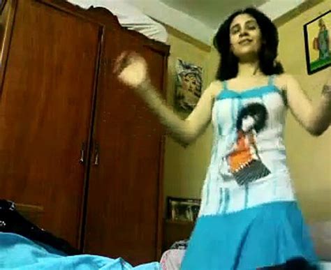 رقص منزلي بملابس عارية 19+. رقص منزلي وبس جامد اخلر حاجه - video Dailymotion