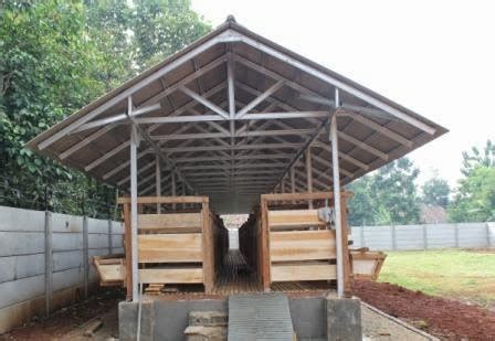 Desain kandang kambing modern sekarang memiliki bentuk seperti rumah panggung, artinya, kandang tidak menyatu secara langsung dengan tanah. Kandang Kambing Modern | My Kandang