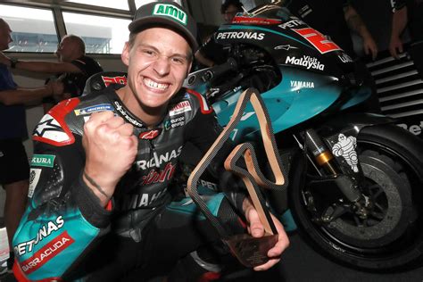 Fabio quartararo (niza, francia, 20 de abril de 1999) es un piloto francés de motociclismo.actualmente compite con el equipo monster energy yamaha motogp en el campeonato del mundo de motociclismo de motogp. SPORT : Le Niçois Fabio Quartararo remporte son premier ...