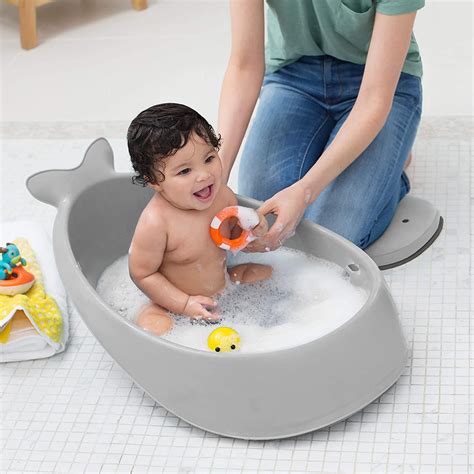 You want a baby bathtub built with both safety and convenience in mind. Best Baby Bathtubs - Mommababygear