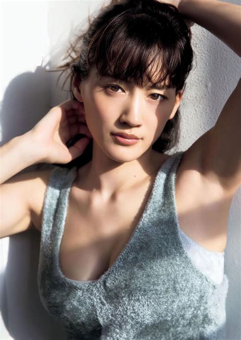 Fan page for all to share, discuss and be updated on the gorgeous successful cf queen see more of ayase haruka ( 綾瀬はるか) on facebook. 綾瀬はるか(31)最新写真集の胸チラ谷間が相変わらず巨乳でぐう ...