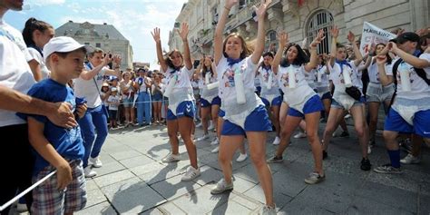 Maybe you would like to learn more about one of these? Vidéos. Mont-de-Marsan : les Fêtes de la Madeleine sont ...