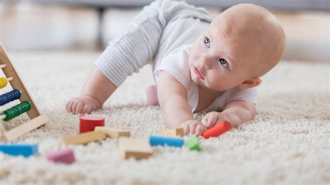 Hey ihr lieben, ich hab erst wieder in zwei wochen (10. Babyentwicklung: Was kann mein Kind wann? | Eltern.de