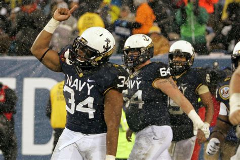 Alright, so now that the history lesson is over, let's get to what this post is all about: 2013 Army-Navy Game final score: Midshipmen push rivalry ...