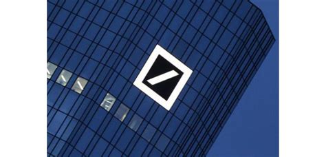 Deutsche bank's private bank corporate division combines the private banking expertise of the deutsche bank and postbank brands in germany, along with the global network of the international private bank, which includes its global business with wealthy clients as well as with private clients and small and medium enterprises (smes). Deutsche Bank: réduction des coûts de 3,5 milliards d ...