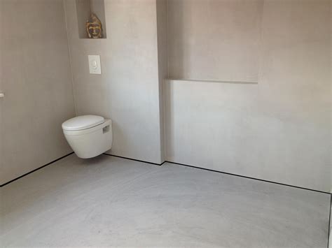Keramikfliesen gehören zu den gebräuchlichsten boden für badezimmer, weil sie langlebig und hygienisch sind. Bad Wand im Boden im gleichen Putz - fugenlose Schönheit ...
