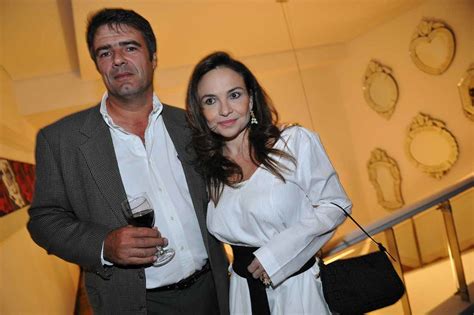 Ela tinha 58 anos e sofria de afasia progressiva primária (app), síndrome neurológica rara que se caracteriza pela perda progressiva e predominante da linguagem. Adriano Facchini e Luiza Tomé | Alicinha Cavalcanti | Flickr