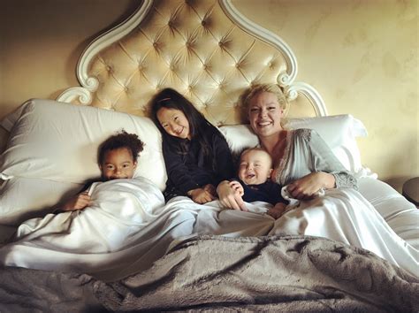 People magazine interviewed heigl for this week's cover story, and the actress opened up on the topics of motherhood, pregnancy, and more. Katherine Heigl Gets Cozy with Cariloha Bamboo Bedding