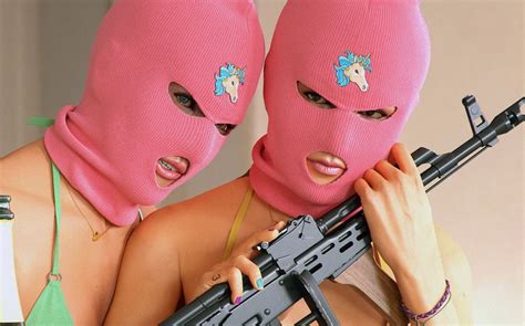 Stock exchanges have procedures in place to help prevent. Bikinis lányok rózsaszín simaszkban - Spring Breakers ...