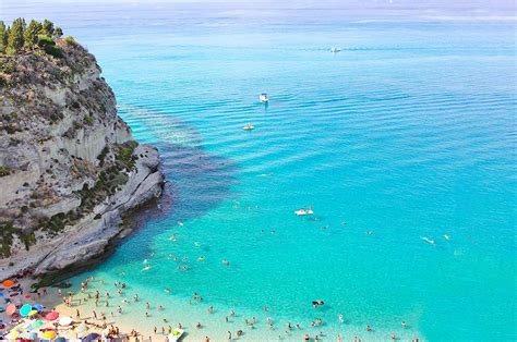 Heute fahren wir nach einer regenreichen nacht nach tropea, wir stellen das womo unten vor der marina ab und laufen hinauf. Kalabrien: Von Scilla nach Tropea, der Perle des ...