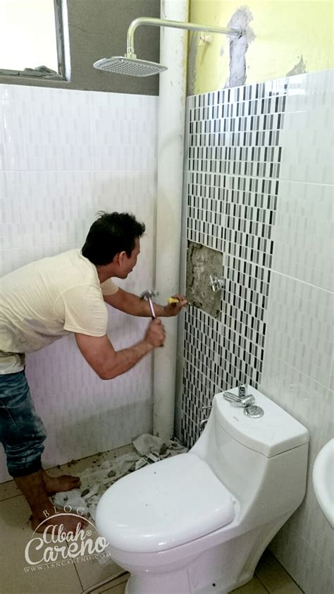 Cara melapisi lantai bilik air yang bocor hingga menyebabkan dinding rumah berkulapuk. Kos ubahsuai bilik air rumah - Blog Abah Careno