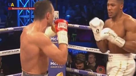 В лондоне британский боксер энтони джошуа защитил три титула чемпиона мира в супертяжелом весе по версиям wba, wbo и ibf, выиграв у болгарина кубрата пулева. Владимир Кличко и Энтони Джошуа договорились о реванше ...