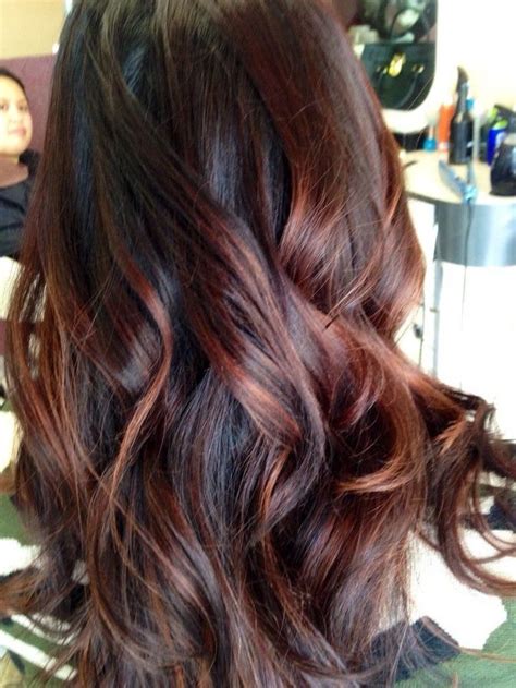 A subtle hint of red highlight brings more depth to this medium to dark auburn hair is the perfect shade of red for natural brunettes to try. 60 Brilliant Brown Hair with Red Highlights