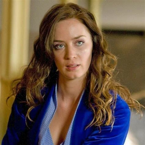 Emily blunt and dwayne the rock johnson's new superhero movie has been officially picked up when jamie dornan and emily blunt discuss their experience working under the direction of john. Emily Blunt on Instagram: "A brunette Blunt 💙 #emilyblunt ...