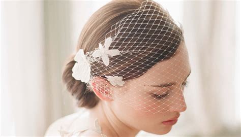 Tutti gli abiti da cerimonia più belli per le invitate 2020. Il velo da sposa ieri, oggi e nel mondo