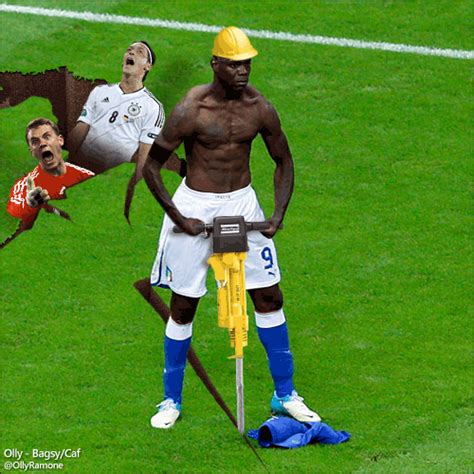 Mario balotelli, the brescia striker and italian national player, said he doesn't like celebrating after scoring a goal, as it's his job. Los mejores montajes y memes con la celebración de Mario ...