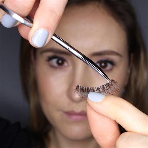 May 06, 2021 · individual lashes can be applied to both the top and bottom lashlines, but false eyelashes look most natural when only applied to the top eyelid. How to apply false eyelashes - expert fake eyelash ...