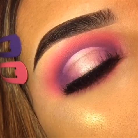 Learn how to create a pink and purple candy inspired eye makeup look with this tutorial the following products were used to get this look: Pink & Purple Eyeshadow in 2020 (With images) | Eyeshadow ...