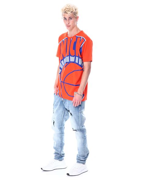 Need a last minute gift. Buy NEW YORK KNICKS BIG FACE TEE Men's NBA Shop from ...