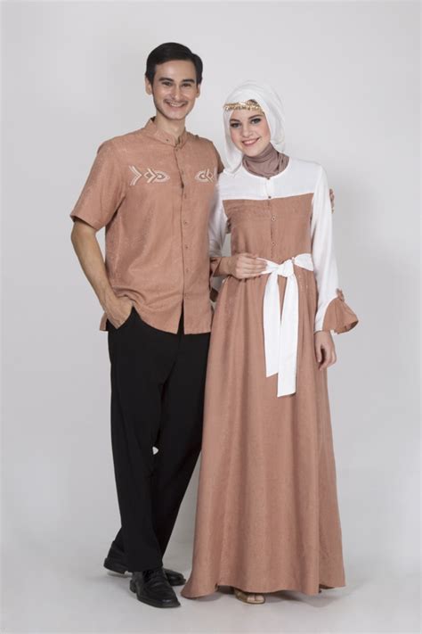 Kan enak tuh jadi bisa kembaran alias couple look gitu. Baju Couple Bareng Temen : 9 Inspirasi Ootd Kembaran ...