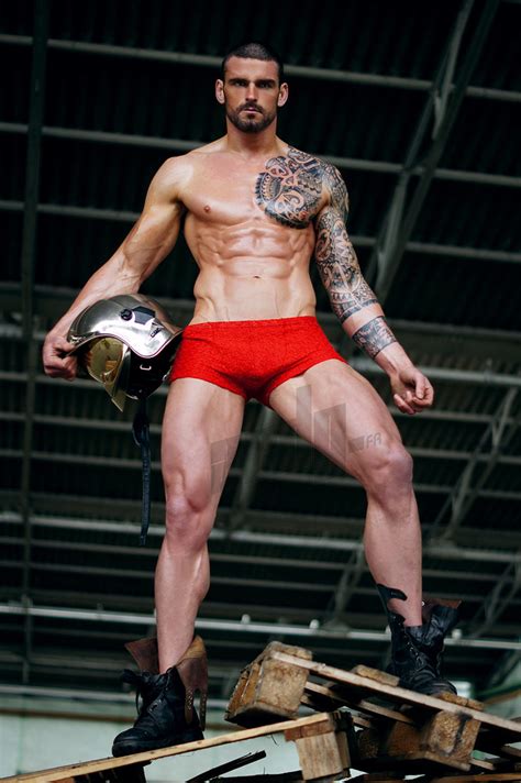 The 2014 national rugby championship (known as the buildcorp national rugby championship for sponsorship reasons) was the inaugural season of australia's national rugby championship, involving nine professional rugby union teams from around australia. Il rugbista Stuart Reardon si spoglia e fa il pompiere ...