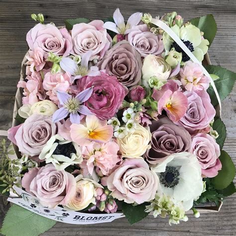 Celebrate special occasions with handcrafted flowers & floral arrangements in glendale from flora2000. Violet blush Flower box in Glendale, CA | Blomst Los Angeles