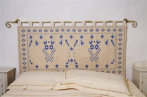Il letto può essere realizzato in tinta. Testata per Letto artigianato sardo - Anna Segreto