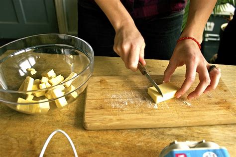 Easy to make brownies for beginners step 1: Homemade Chocolate Brownies | 10 Step Easy Recipe