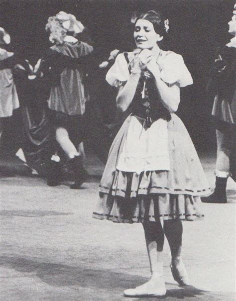 Studia presso la scuola di balletto della scala in tutto il mondo carla fracci ha interpretato innumerevoli volte il suo alato cavallo di battaglia, la. Giselle - Carla Fracci (con immagini) | Balletto, Danza ...