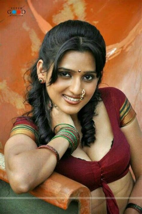 Beautiful cute innocent sweet passionate saree blouse naval kisscleavage. Pin on cleavages love