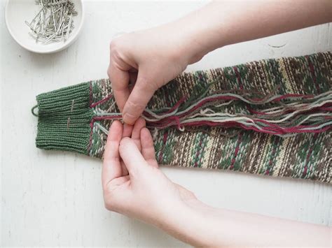 Grab your knitting needles and yarn, and learn a new knitting skill the easy way: Knitting Colorwork: Tips & Tricks | Pletenie a Návody