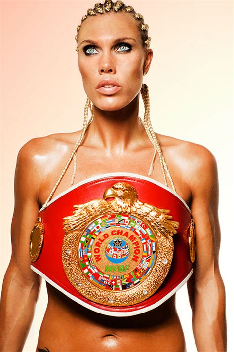 Mikaela laurén (born 20 january 1976) is a swedish professional boxer and former national team swimmer. La boxeadora Mikaela Lauren le planta un beso a su rival ...