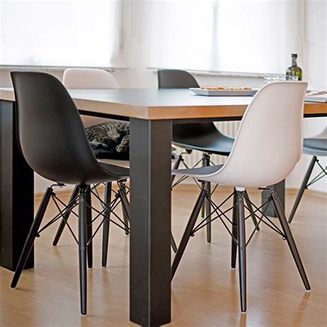 Ihr stil prägt noch heute viele designer. POP Stuhl DSW Schwarz | Eames design, Barhocker design ...