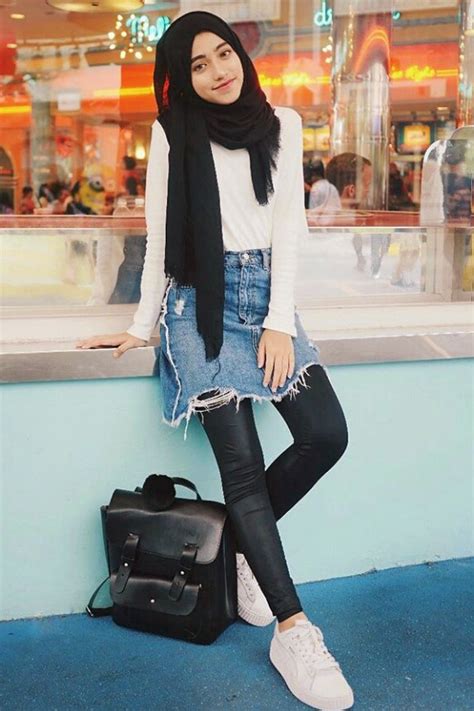 Tampilannya yang keren langsung bikin kamu gak kepikiran buat takut kotor nih. Paling Keren Rok Pendek Kotak Kotak Untuk Hijab - My Red ...